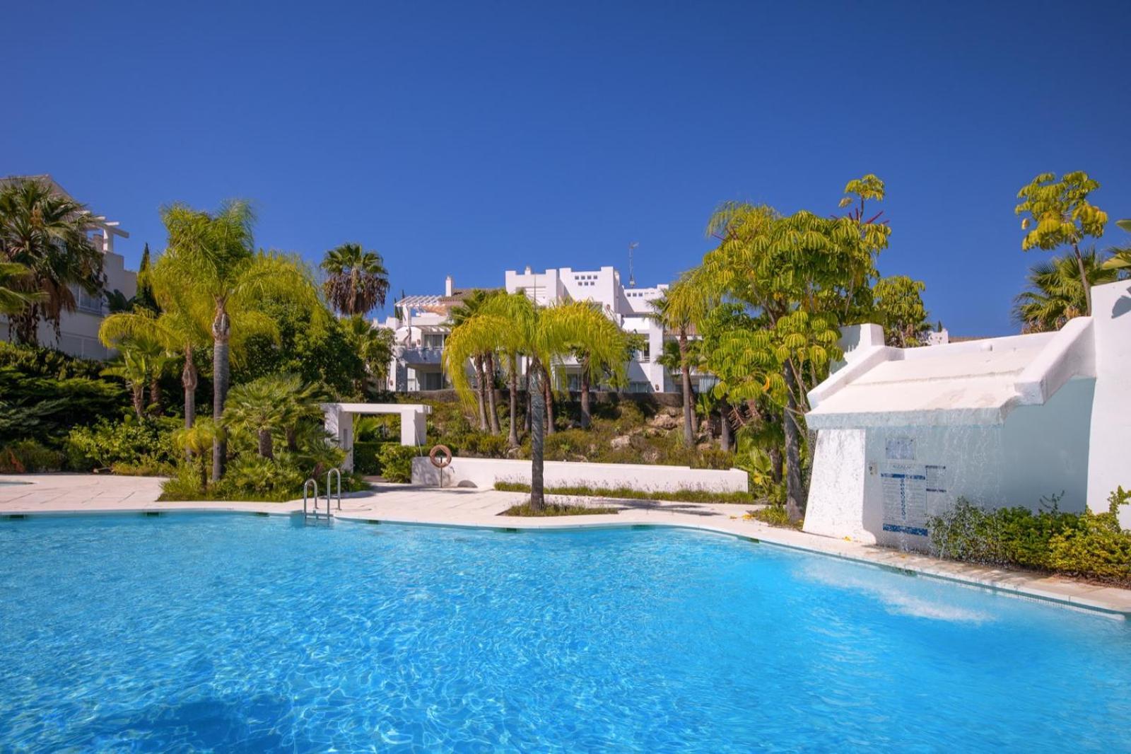 Alcazaba Lagoon Estepona Golf Apartment Екстериор снимка